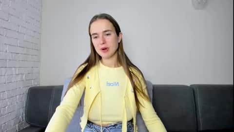 Mari online show from November 2025 09:36:01 AM