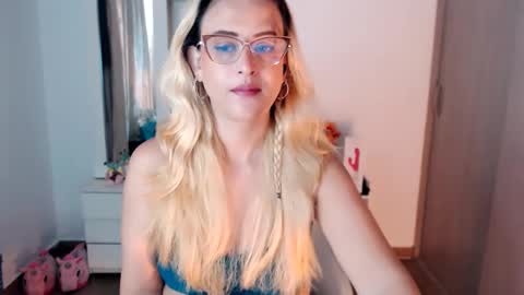 maryline online show from November 2025 02:57:02 PM