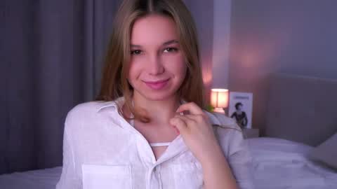 Sunny online show from March 2026 08:42:01 PM