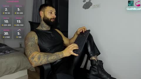 masculineguy69 online show from October 2025 07:01:01 PM