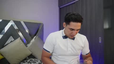 Snapshot of massimo_vidal chatting on September 2025 03:11:01 AM massimo_vidal online show from September 2025 03:11:01 AM