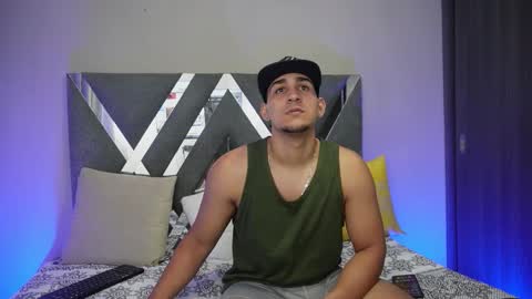 Snapshot of massimo_vidal chatting on October 2025 01:37:02 AM massimo_vidal online show from October 2025 01:37:02 AM