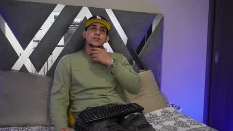 massimo_vidal online show from October 2025 01:50:01 AM