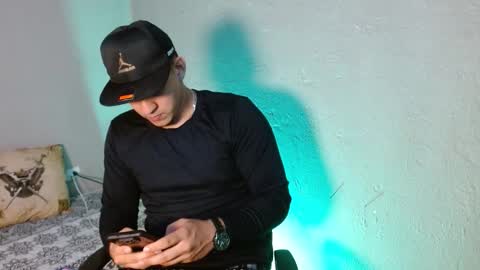 massimo_vidal online show from November 2025 04:01:02 AM