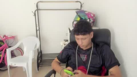 Snapshot of master_billy1 chatting on June 2026 05:21:01 AM master_billy1 online show from June 2026 05:21:01 AM