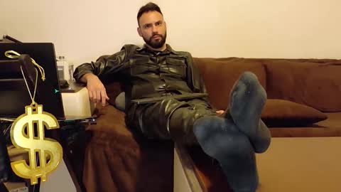 Snapshot of master_roberto333 chatting on December 2025 08:57:02 PM SIR online show from December 2025 08:57:02 PM