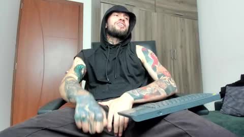 Snapshot of master_steven_01 chatting on November 2025 09:25:02 PM steven online show from November 2025 09:25:02 PM