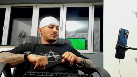 Snapshot of masterchris12 chatting on December 2024 12:12:01 AM masterchris12 online show from December 2024 12:12:01 AM