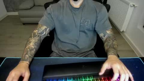 Snapshot of masterkingmuscle chatting on January 2025 10:34:02 PM masterkingmuscle online show from January 2025 10:34:02 PM