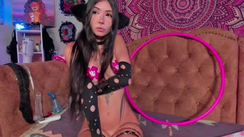   online show from April 2026 04:01:01 AM