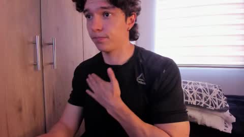 mastrangelo_x online show from October 2025 04:30:02 PM