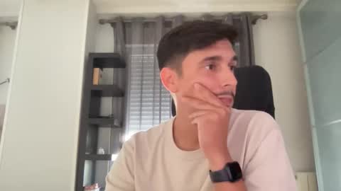 Aaron online show from September 2025 04:33:02 PM