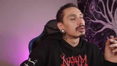 Mateo online show from November 2025 02:45:01 AM