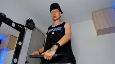 mateo_escobar online show from September 2025 04:12:02 AM