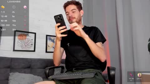 Snapshot of mateo_hunter chatting on November 2025 03:38:02 AM MATEO HUNTER online show from November 2025 03:38:02 AM