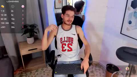 Snapshot of mateo_hunter chatting on November 2025 05:07:02 AM MATEO HUNTER online show from November 2025 05:07:02 AM