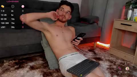 Snapshot of mateo_hunter chatting on November 2025 11:36:02 PM MATEO HUNTER online show from November 2025 11:36:02 PM