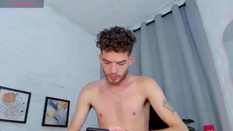 Snapshot of mateo_hunter chatting on December 2025 06:42:02 AM MATEO HUNTER online show from December 2025 06:42:02 AM