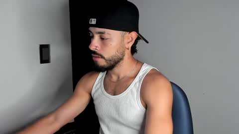 Snapshot of mateobaer_ chatting on April 2026 03:24:01 AM Mateo Baer online show from April 2026 03:24:01 AM