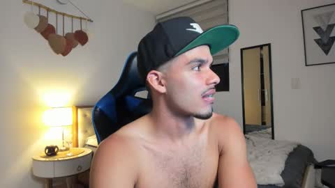 Snapshot of mateoleone chatting on November 2025 11:59:02 PM Matt online show from November 2025 11:59:02 PM