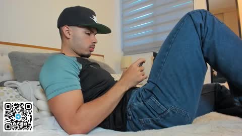 Snapshot of mateoleone chatting on November 2025 09:48:02 PM Matt online show from November 2025 09:48:02 PM