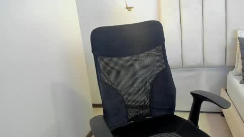 Mateo Zar online show from April 2026 01:47:01 AM