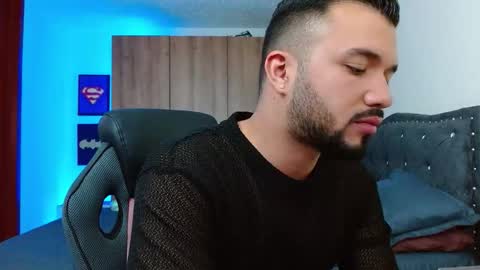 mathewhot3 online show from November 2025 04:01:02 AM