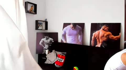 Snapshot of mathews_roses chatting on December 2025 02:59:02 PM Marck Mathews online show from December 2025 02:59:02 PM