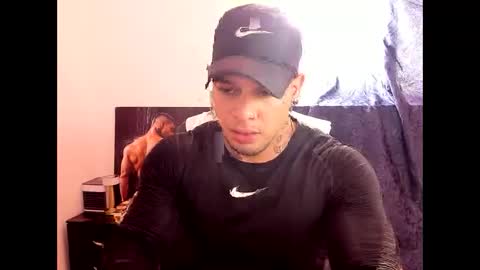 Snapshot of mathews_roses chatting on January 2026 07:17:01 PM Marck Mathews online show from January 2026 07:17:01 PM