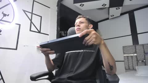 MathewSanz  online show from April 2026 12:24:01 PM