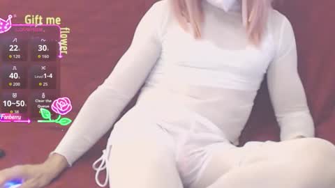 LooLa online show from November 2025 08:55:01 PM