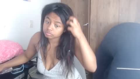 Snapshot of matilde27 chatting on December 2024 02:31:02 PM Daniela online show from December 2024 02:31:02 PM