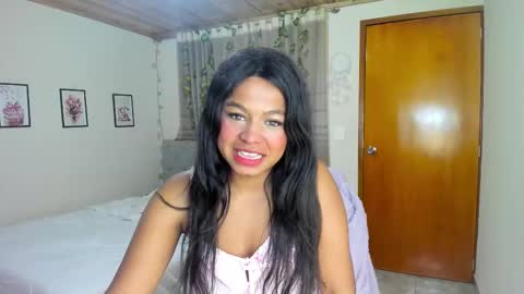 Snapshot of matilde27 chatting on October 2025 09:49:01 AM Daniela online show from October 2025 09:49:01 AM