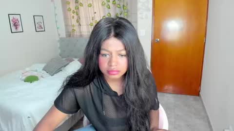 Snapshot of matilde27 chatting on November 2025 08:32:01 PM Daniela online show from November 2025 08:32:01 PM