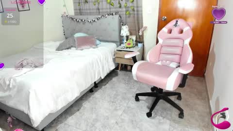 Snapshot of matilde27 chatting on February 2026 02:04:01 AM Daniela online show from February 2026 02:04:01 AM