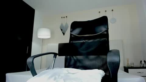 Snapshot of mattdevon chatting on December 2025 05:07:02 PM Matt online show from December 2025 05:07:02 PM