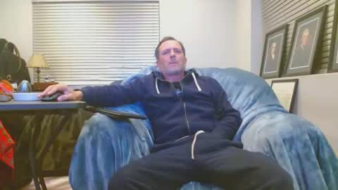 Snapshot of matterson23 chatting on January 2025 05:52:01 AM matterson23 online show from January 2025 05:52:01 AM