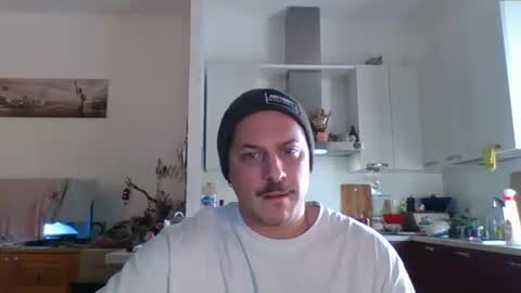 matteushh87 online show from December 2025 09:06:01 AM