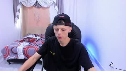 Snapshot of matthewboy_ chatting on May 2026 12:12:02 PM MatthewBoy online show from May 2026 12:12:02 PM