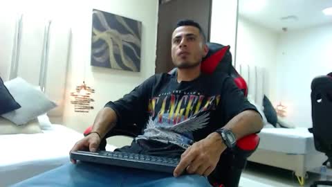 Matthew online show from December 2025 09:20:02 PM