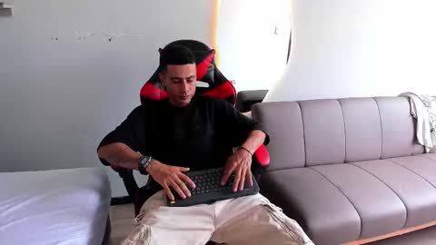 Matthew online show from December 2025 07:56:02 PM