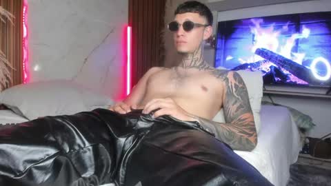 Snapshot of matthewjones1 chatting on May 2026 11:32:01 PM Matt online show from May 2026 11:32:01 PM