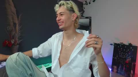 mattias     online show from November 2025 11:05:02 PM