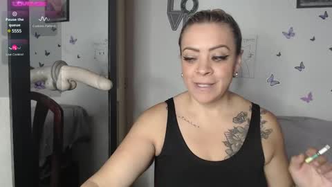 Snapshot of mature_liaa chatting on February 2025 01:45:02 AM Mature liaa online show from February 2025 01:45:02 AM