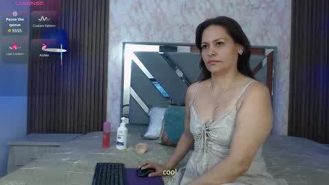 Snapshot of mature_victoriaa chatting on October 2025 12:06:02 PM mature_victoriaa online show from October 2025 12:06:02 PM