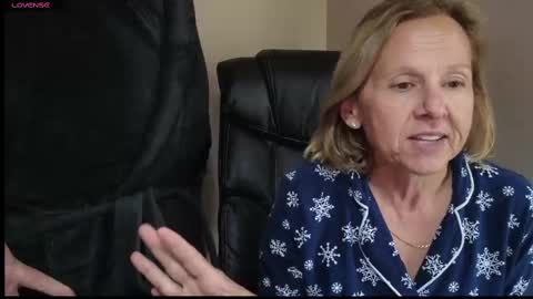 Snapshot of matureluvin chatting on September 2025 08:25:01 PM JustUs online show from September 2025 08:25:01 PM