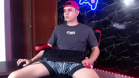 Snapshot of maty_hard chatting on January 2025 01:35:01 PM Matias online show from January 2025 01:35:01 PM