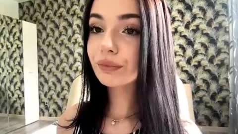 Snapshot of maudieyuan chatting on June 2026 04:32:02 AM Lina online show from June 2026 04:32:02 AM