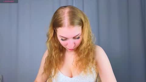 maureencoombs online show from September 2025 04:05:01 AM