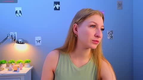 maureencoombs online show from November 2025 04:12:01 AM